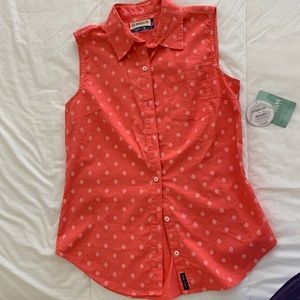 New sleeveless blouse